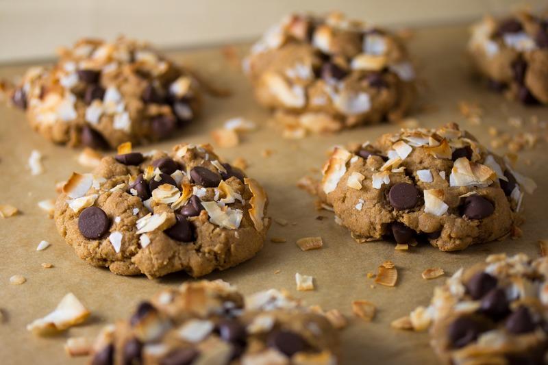 dani_lampe's tweet photo. In need of some vegan cookie recipes?#vegan http://t.co/NFAe60nB3C http://t.co/A6cXOpn9jS