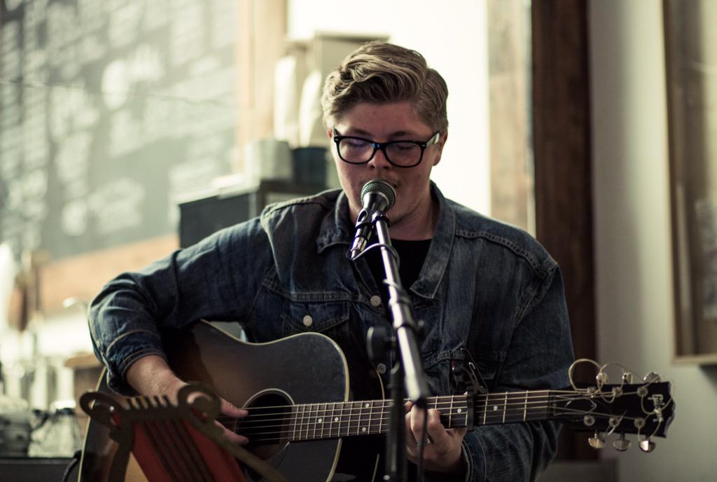 lumberjachh's tweet photo. Love playing tunez at AoSA Coffee ! http://t.co/2dfX5x7kKR