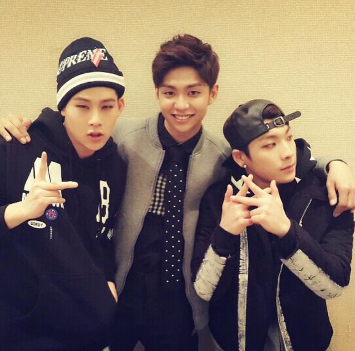 _gun94's tweet photo. Yoosu update with gunhee and jooheon #샵건 http://t.co/BErPitJCHg