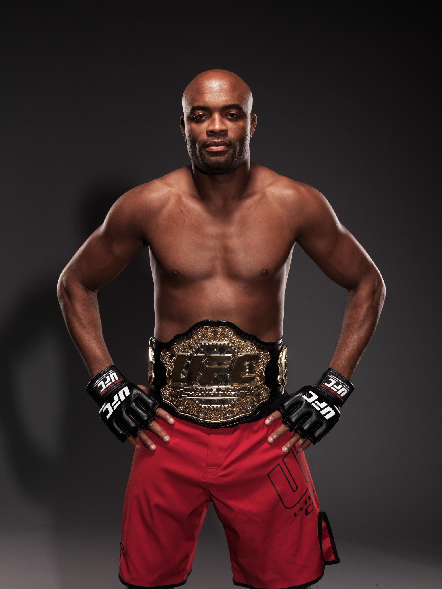 Happy Birthday to Anderson Silva, who turns 40 today! 