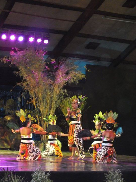 Milka_dev's tweet photo. Puji Tuhan, dapet juara 2 PPST + yel yel nya :) http://t.co/Q1D1GvKfmz