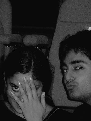 goldy_notay's tweet photo. Off stage antics @Rifcoarts @KevinSherwani @YOpravs #DerangedMarriage #Backinthedays #orginalcast http://t.co/iWADX6i3ae