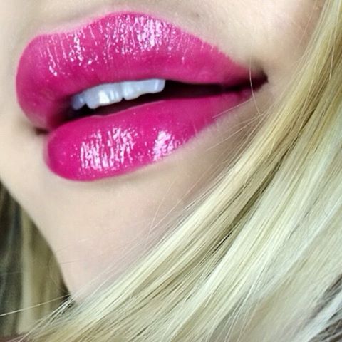 MakeUpStore_es's tweet photo. Lipgloss Gerbera. Nueva colección ... ¡Y muy pronto disponible! #maquilaje #makeup #LoveIt Foto @makeupstoregotgatan http://t.co/iPtmwHOPrf