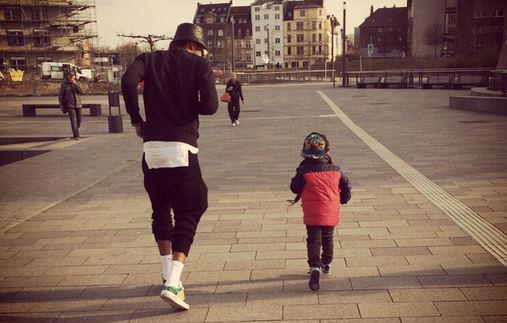 Bundesliga_EN's tweet image. Future @BVB star? 

Not many people outrun him but this seems to be a case of like father like son (via @Aubameyang7)