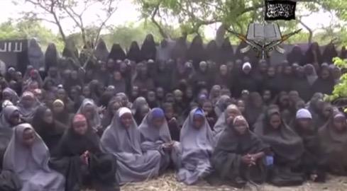 Boko Haram: un an après, les lycéennes enlevées forcées d'être combattantes limportant.fr/infos-afrique/… <a href="/amnestyfrance/">amnestyfrance</a>