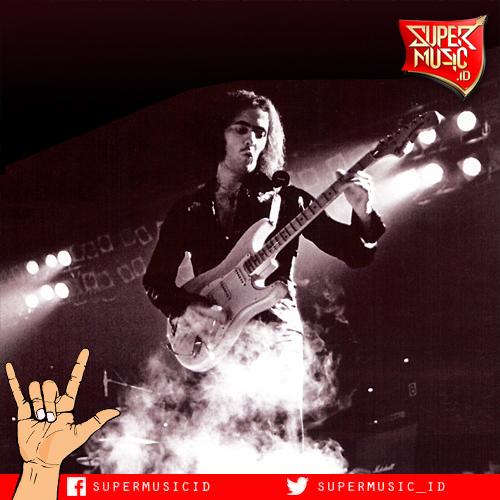 1945: Happy Birthday Ritchie Blackmore gitaris Deep Purple dan ex-Rainbow (dengan Dio Black Sabbath) 