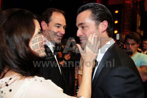 Hiep Hiep Hoera Vandaag is Happy Birthday Jan !          . Daarom deze Leuke Foto met Erik&Caroline 