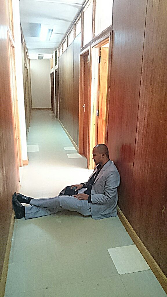 kodickyB's tweet photo. Our suita turned to rugs #OkoaMoiSchoolofLaw http://t.co/JwAqOXSvJN