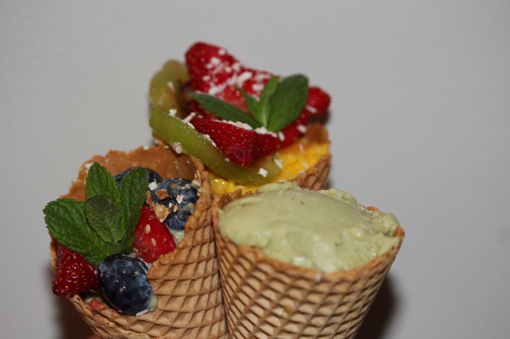 allbarnoneevent's tweet photo. Our frozen yogurt was so popular @the weekend we will know be offering samples @GranaryEstates wedding show on Sunday http://t.co/XTZ4PtZBEO
