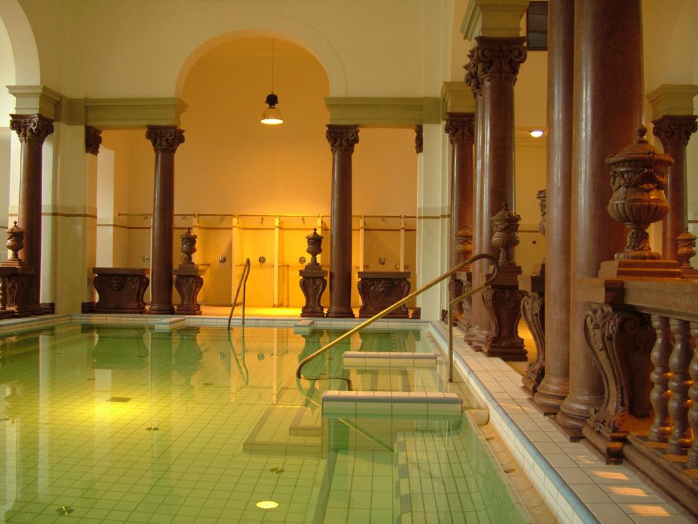 BudapestSpa's tweet photo. Nice picuters about Széchényi Spa #spa #hungary #thermal #outdoor #activity #budapest #photography #photo http://t.co/sSYizFGyPw