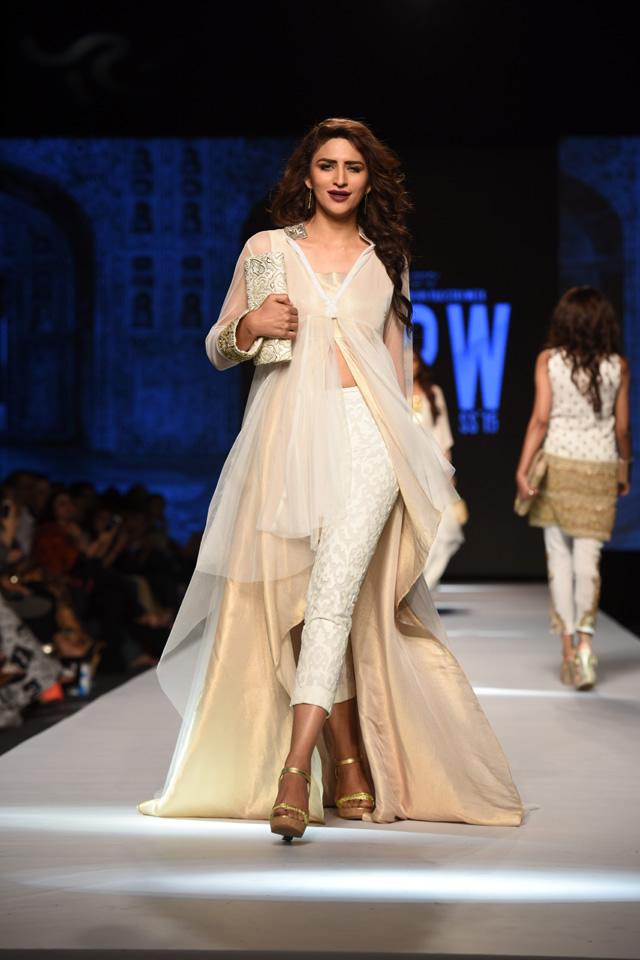 Pkfashionbrands's tweet photo. #Fashionpakistanweek #Pakistanfashionshow #TFPW #Gulahmed Collection
For More Visit: http://t.co/LcAIpgIOnT http://t.co/Gwe7w6G3QQ