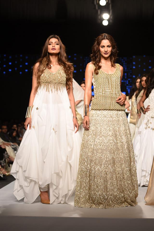 Pkfashionbrands's tweet photo. #Fashionpakistanweek #Pakistanfashionshow #TFPW #Gulahmed Collection
For More Visit: http://t.co/LcAIpgIOnT http://t.co/Gwe7w6G3QQ