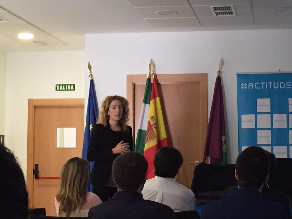 prisluna_'s tweet photo. @Caminogarciam gran ponencia sobre aspectos legales web 2.0. Muy interesante! #ActitudSocial @FP_eel11 #CDICIA http://t.co/cofGZ6NYVu