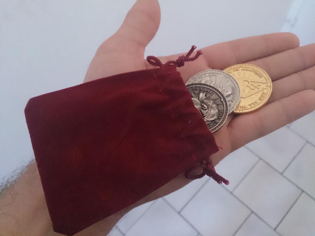 MadLooPinG's tweet photo. Ma collection #TheElderScrolls s'agrandit encore avec l'arrivée de ces quelques pièces! :D #Septim #Bethesda #TES http://t.co/ZsekUlkrfz
