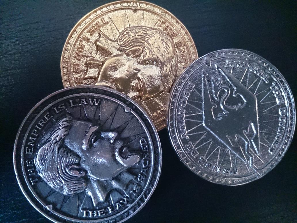 MadLooPinG's tweet photo. Ma collection #TheElderScrolls s'agrandit encore avec l'arrivée de ces quelques pièces! :D #Septim #Bethesda #TES http://t.co/ZsekUlkrfz