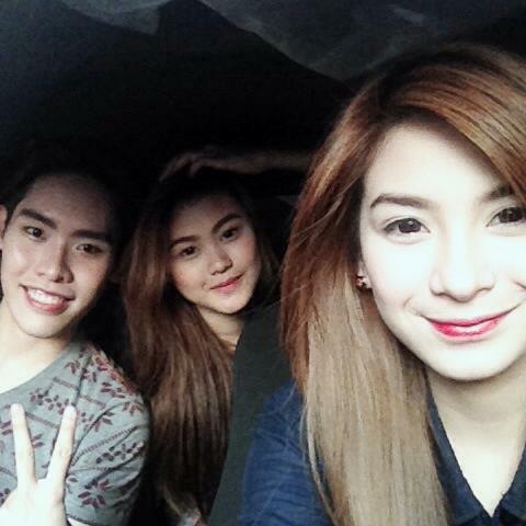 valentinersls's tweet photo. Went shopping with the best people 💳💰 #RONAMCHEN #friendshipgoals #shoppingspree http://t.co/ArMYoYUPDM
