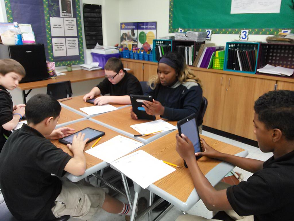LCLessonPlans's tweet photo. #321summary on #ipads in Daly's 1st period today. #GISDGameOn @GISDGameOn @WeisAtGISD #WeisROCKS http://t.co/GoObvXBjei