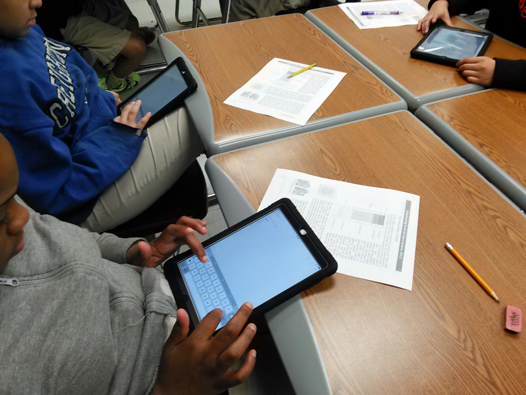 LCLessonPlans's tweet photo. #321summary on #ipads in Daly's 1st period today. #GISDGameOn @GISDGameOn @WeisAtGISD #WeisROCKS http://t.co/GoObvXBjei