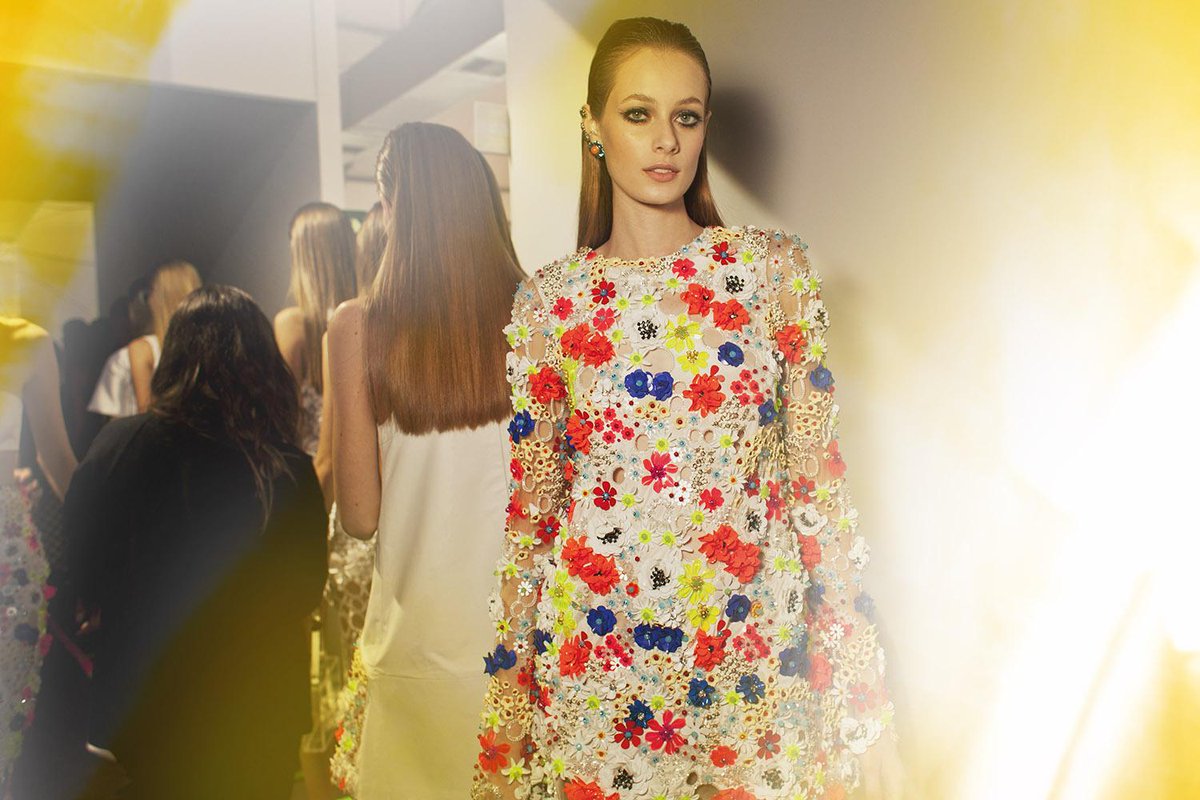 Go Back: nos bastidores flower power da #PatBo de <a href="/PatriciaBonaldi/">Patricia Bonaldi</a>: glo.bo/1aOGUGs