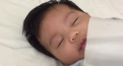 emotionalmojo's tweet photo. Dad Has An Impressive Trick To Make Baby Fall Asleep in Under 40 Seconds http://t.co/I2I5Jj3nuY http://t.co/z5M6Jax3qB