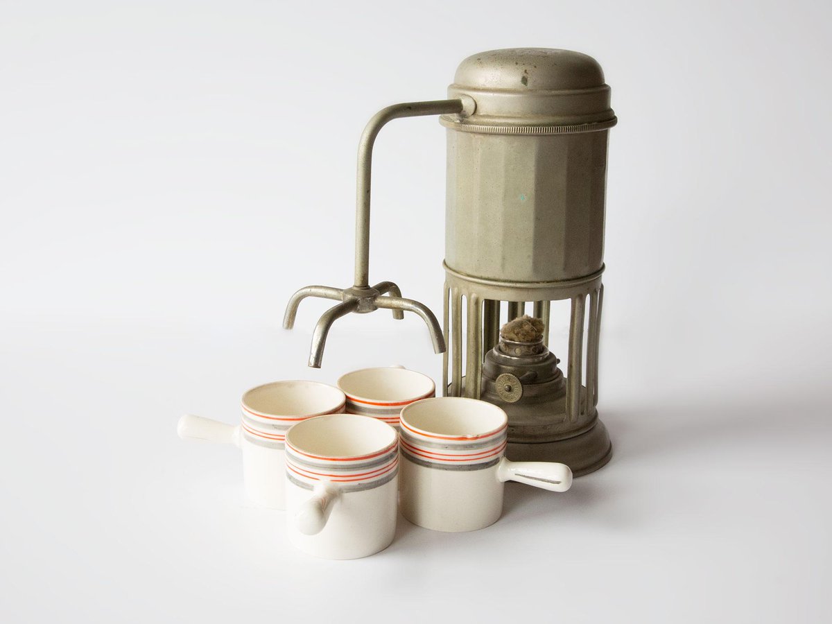 SAVEURMAG's tweet image. These vintage coffee makers have us rethinking our French presses and drip coffee makers: saveur.cc/ZsKDTr