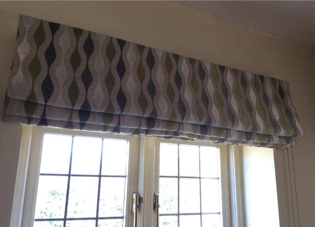 louloujackson8's tweet photo. @Kravet #quince #romanblinds #cotswolds #moderncountry #fittedtoday @FraserInteriors @gpjbaker http://t.co/XRFwqwrxLH