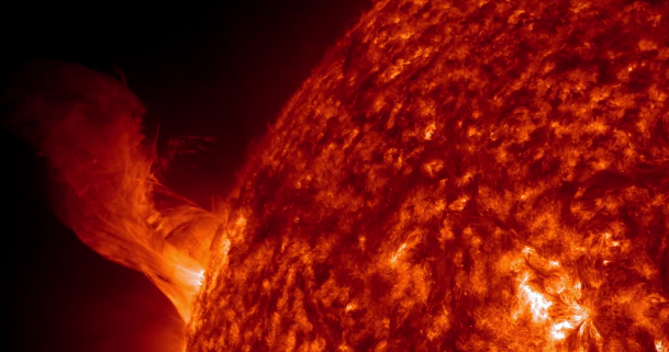 Кипящее солнце. Поверхность солнца. Солнце фото. Солнце снимки НАСА. Протуберанцы на солнце.