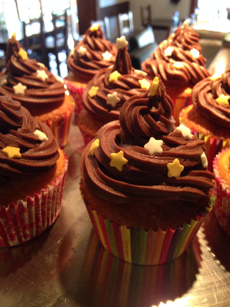 All day Breakfasts with tea or coffee 10€ Vanilla n chocolate cup cakes