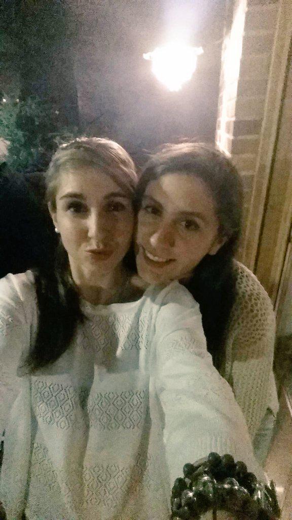 CriisCriado's tweet photo. Lo son todo @reiix_92 @Anitaisla2 ❤ http://t.co/o2pxsnTTPY