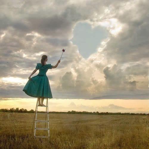 هنيئاً لمن لايعرف الحب 😉