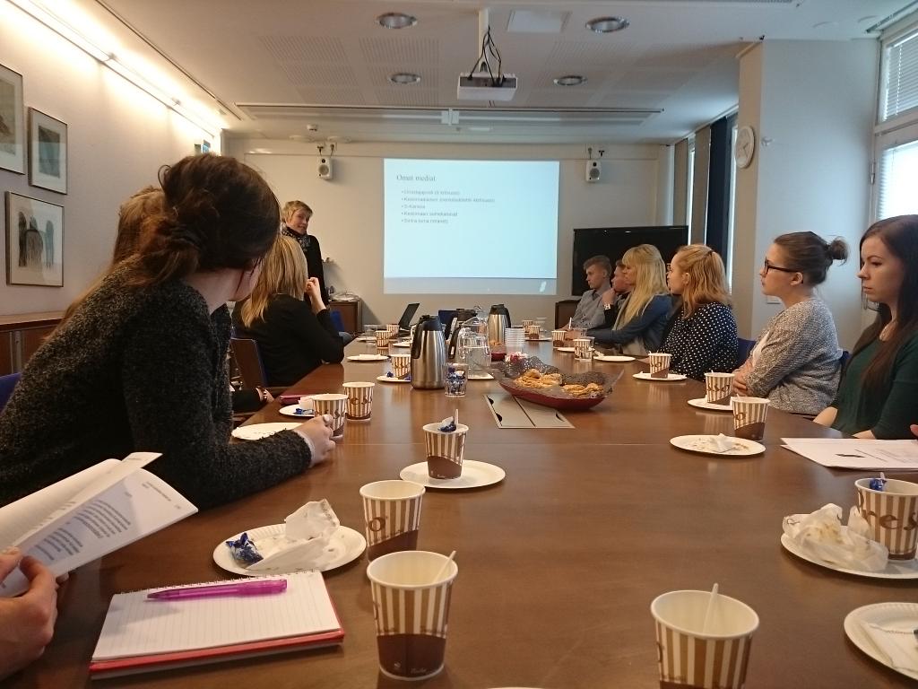 Parku kuulemassa viestinnästä ja johtamisesta <a href="/Keskimaa/">Osuuskauppa Keskimaa</a> 'lla. Iso organisaatio, pitkä pöytä ja paljon asiaa! #excu