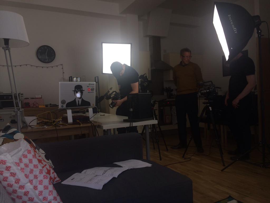 MxChemicalAdam's tweet image. Filming a new @Arduino video at my apartment with @RSComponents today #ArduinoZero #ZeroHero