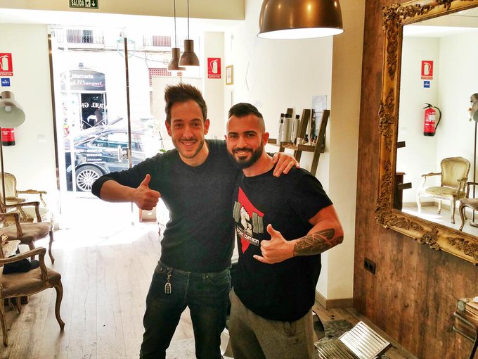 El puto amo este barbero @MiguelGigarGiga http://t.co/DOYTN9zKHH<a class="tags" target="_blank" title="On Twitter" href="/?out=eyJ0eXAiOiJKV1QiLCJhbGciOiJIUzUxMiJ9.eyJpYXQiOjE3MjE2NzU1NTcsImlzcyI6InR3cG9ybnN0YXJzLmNvbSIsIm5iZiI6MTcyMTY3NTU1NywiZXhwIjoxNzUzMjExNTU3LCJyZWRpcmVjdF91cmwiOiJodHRwczovL3R3aXR0ZXIuY29tL01pZ3VlbEdpZ2FyR2lnYSJ9.GrhD2xxX_Sj8ydxbKxWnzPa81ig95LDFBF_4tk_v3DTbKqECprYzfaNED9-DAfgIXF8LjqQtgik_8aUlpRX7HQ">@MiguelGigarGiga</a><a href="/tag/magic"class="tags"><span>#magic</span></a><a href="/tag/fantasy"class="tags"><span>#fantasy</span></a><a href="/tag/unicornio"class="tags"><span>#unicornio</span></a><a href="/tag/lifeisporn"class="tags"><span>#lifeisporn</span></a>
