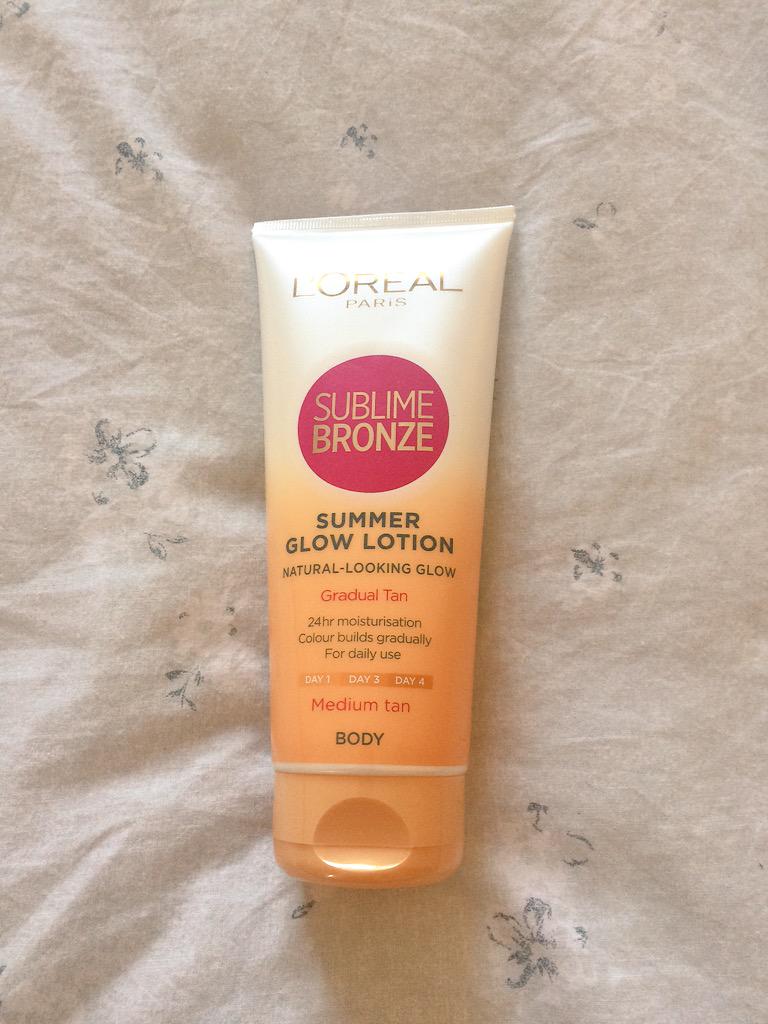 I don't want to be super tanned, I just want to not be this pale 👻 fingers crossed this works #lorealsublimebronze