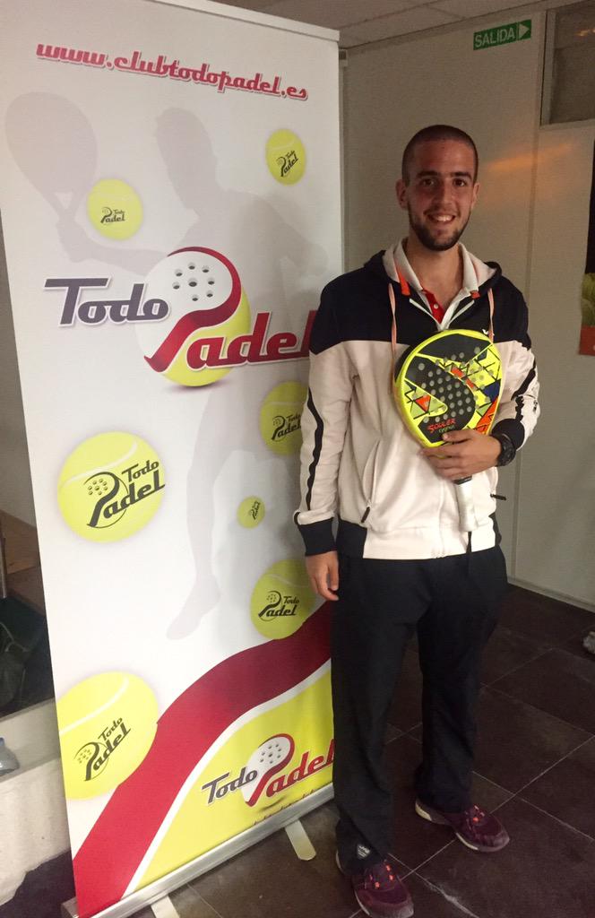 SERpalencia's tweet photo. Hoy en Ser Deportivos @albcalleja entrevista al gran jugador de padel @luchocapra que entrena en Venta de Baños http://t.co/frGR5ZgO8w