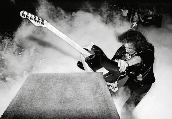Happy 70th, Ritchie Blackmore! (Happy birthday, that is - not number of Strats \customised\.) 