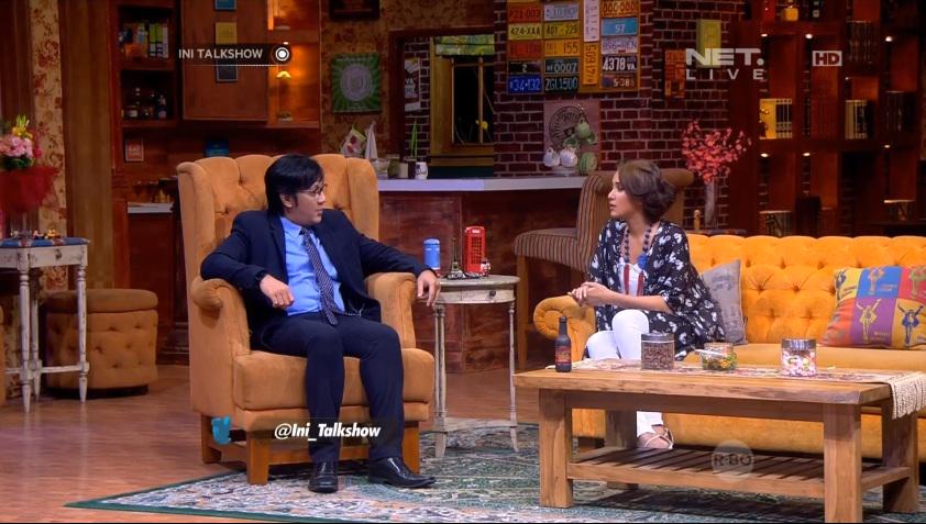 .@NadineA_Dewi saat ini sedang fokus bekerja dibalik layar. @Ini_Talkshow