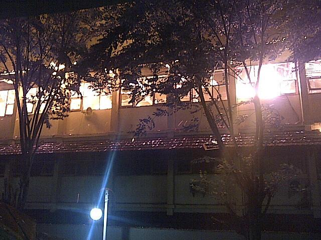 stbdvbt2ebox's tweet photo. @TMCPoldaMetro terjadi kebakaran di komplek metro sunter http://t.co/g5iqgGgUrv