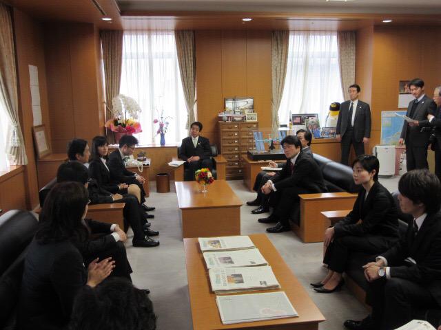 山本ともひろ V Twitter 午後 日本学術振興会賞受賞者及び同会育志賞受賞者の下村大臣への表敬訪問に同席 皆さん 若くて独創的な研究をされており 脱帽 研究のさわりを聞くだけで ほぉ ともっと知りたくなってしまいます Http T Co Qoxatm1yfg