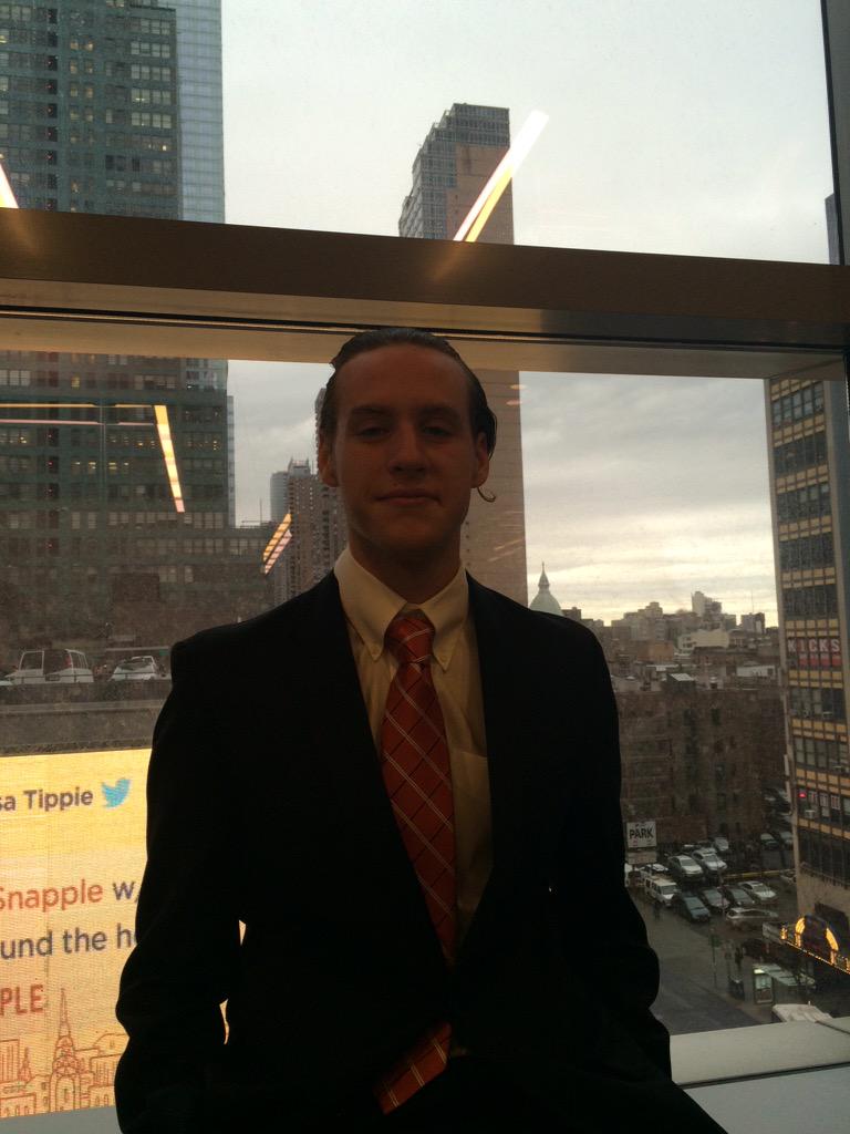 ElysiumCS1's tweet photo. Paul Baeske: Marketing VP, hair extraordinaire, and presenter! #bringhomethehardware @PaulBaeske http://t.co/YPMucEzf7n