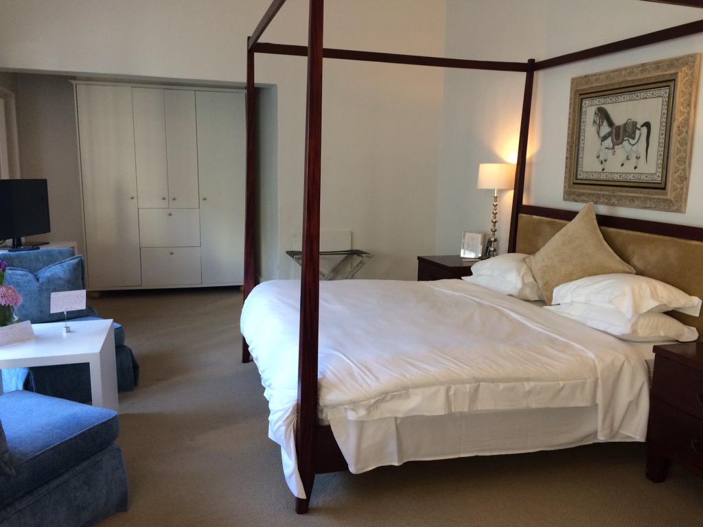WhirlAwayTravel's tweet photo. Excited to meet the mastermind behind @CapeCadogan and #morequarters @ILTM_events #ILTMAfrica #capetown http://t.co/YbTKYx9VSj