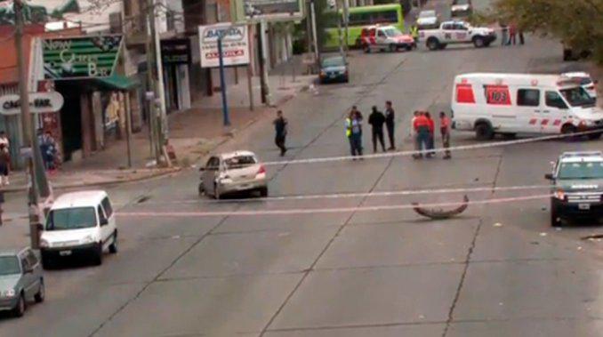 C5N's tweet photo. Picada mortal en Haedo: ordenaron liberar al conductor que atropelló y mató a un joven http://t.co/oQ4LUhggUz http://t.co/ZVkhVEWSlf