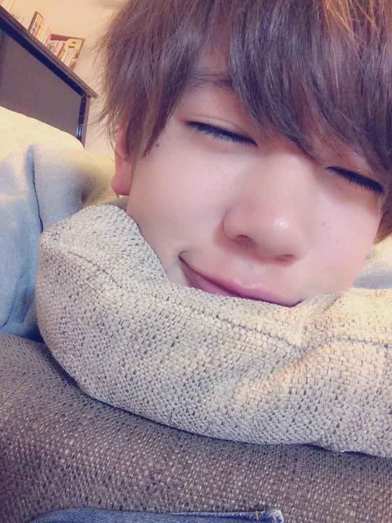 これ何顔だろ😂💭 あほ丸出し顔。 明日早いからもう寝よう