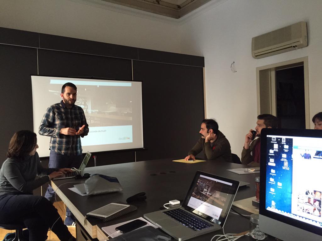 CaponataWeb's tweet photo. @roccorossitto inizia il suo #fudtraining #social da @FUDbottega http://t.co/m3mJWhzUGH