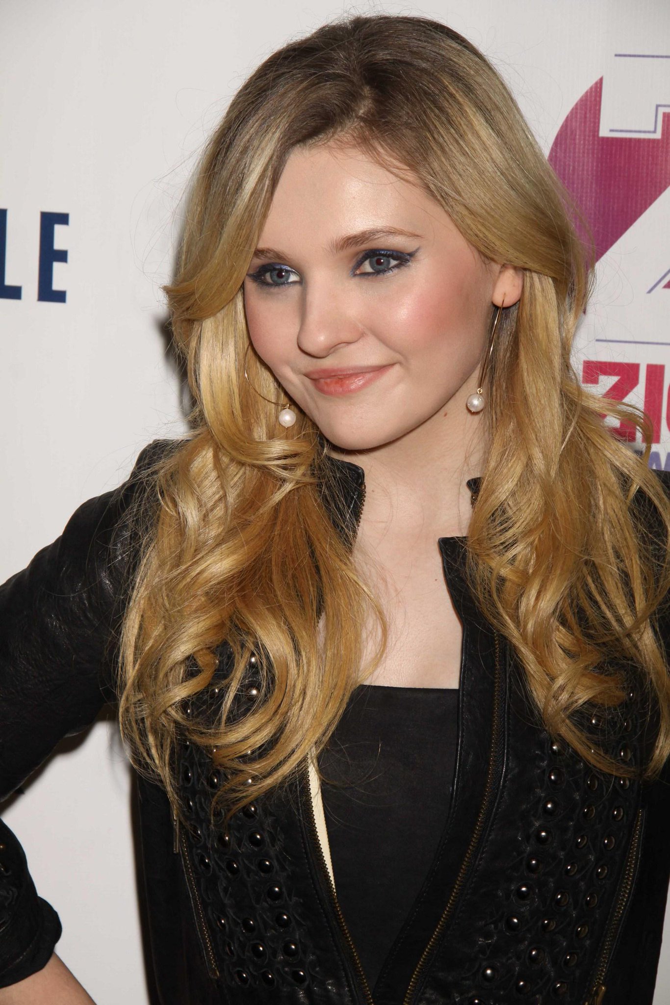 E hoje e Pequena Miss Sunshine completa 19 aninhos. Happy Birthday Abigail Breslin! 