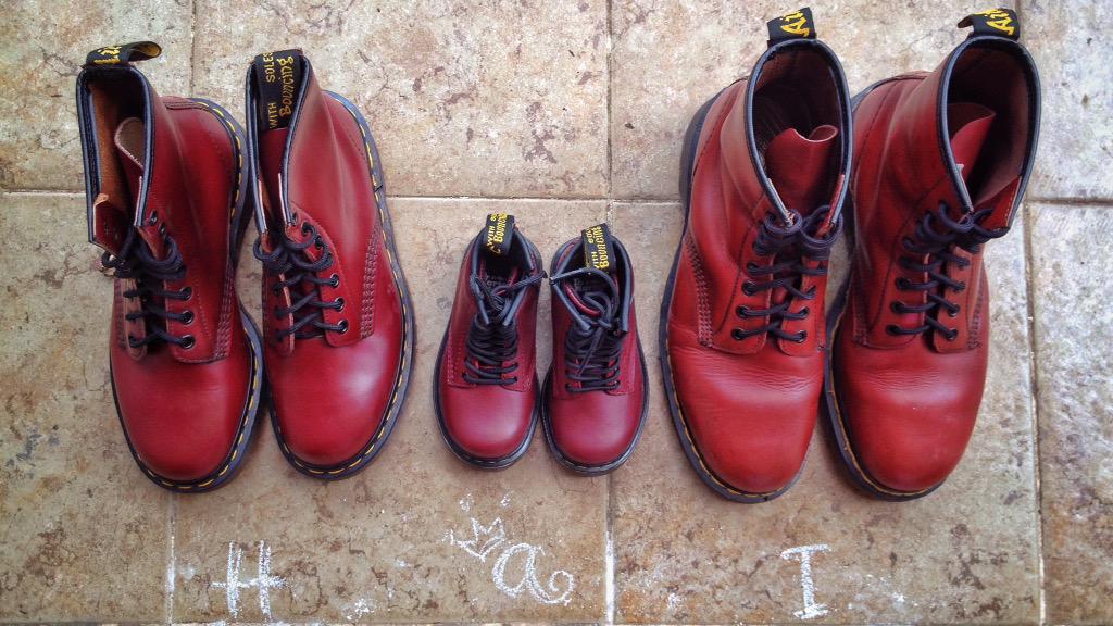 Nolalongwa's tweet photo. โ@ipungipung: .we are family. @drmartens @DocmartID @docmarters @Nie_H #hanie #aluna #ipung http://t.co/GUQniYCiLiโ@nolaneva