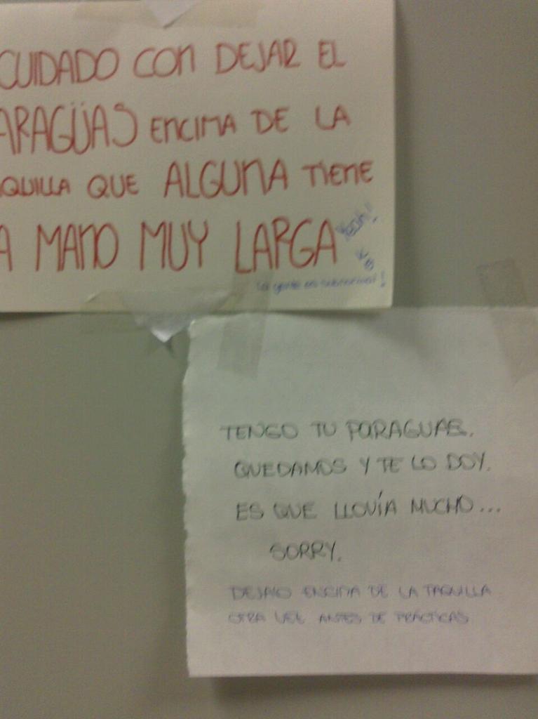 Adonlos's tweet photo. El vestuario de las chicas es muy top!!!! http://t.co/GwL8uH0APa