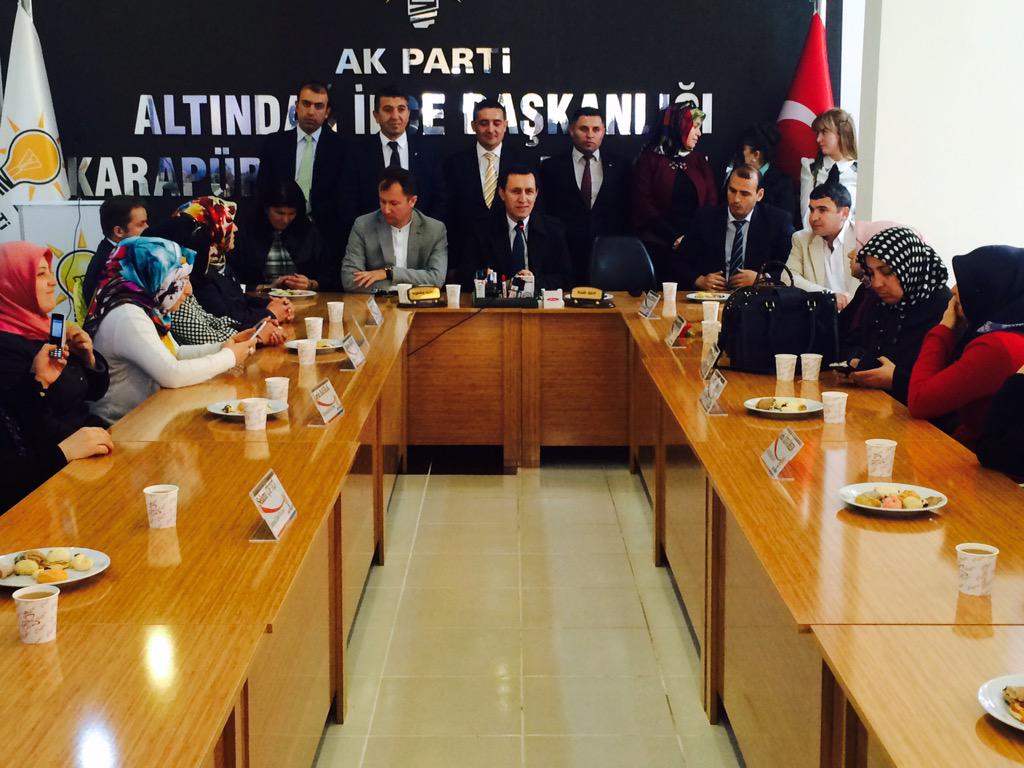 emrullahisler's tweet photo. Altındağ Karapürçek'te esnafımızı gezdik. Sokaktaki insanlarımızla Hasbihal ettik. Durmak yok yola devam. http://t.co/u0PnRkswQB