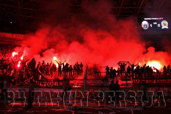 Persija Jakarta 
#NoPyroNoParty !