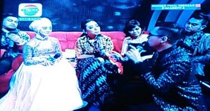 hasnishfr_'s tweet photo. "@IndosiarID: Bu'e @showimah seneng banget sama penampilan calon mantu nih #DAcademy2 http://t.co/hN0XW6KF6T"